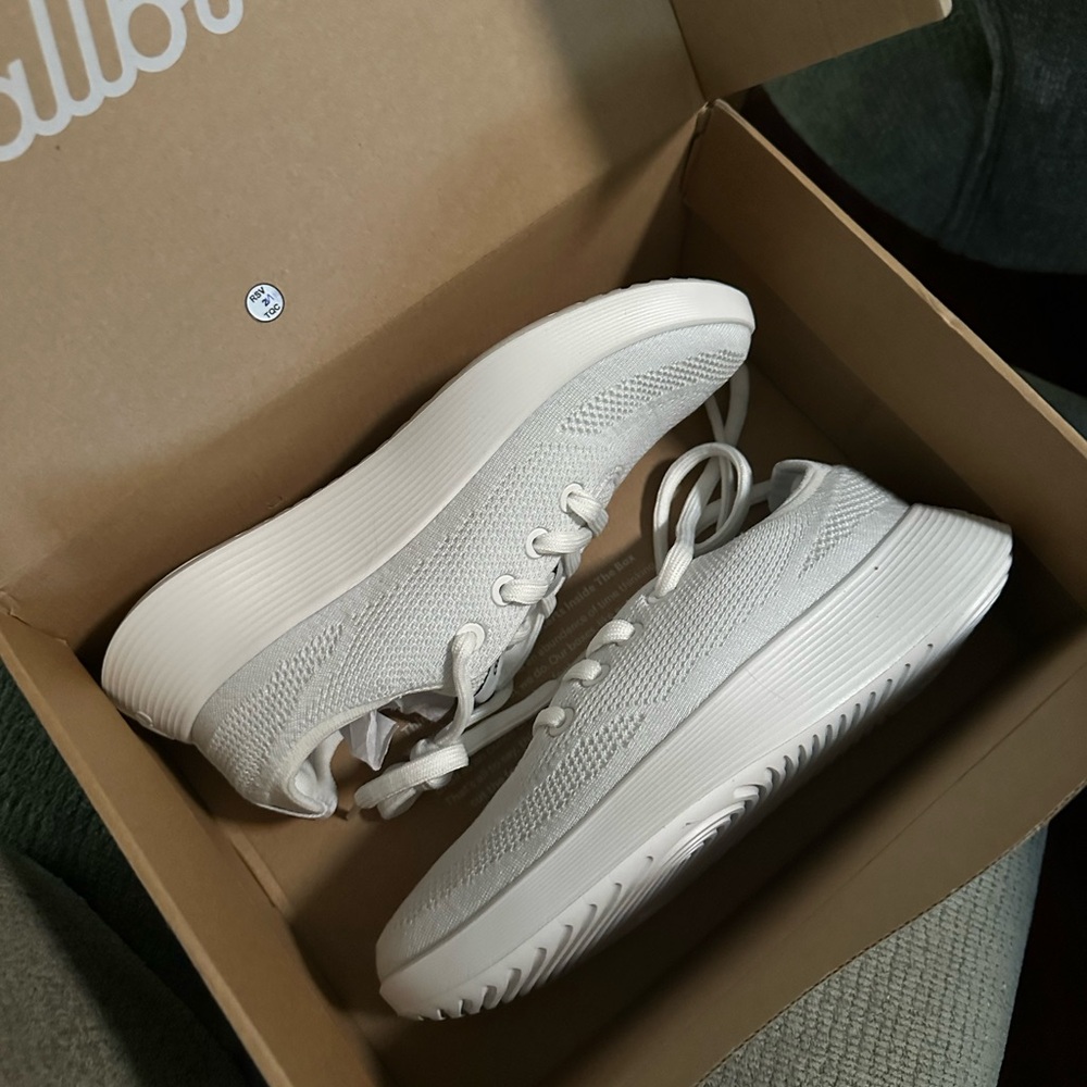 Allbirds women’s Tree Runner size 8 white new in box - Picture 7 of 12
